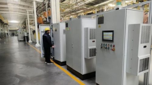 專業(yè)之選 傾聽(tīng)汽車行業(yè)領(lǐng)軍者為何青睞德國(guó)威圖Rittal操作臺(tái)